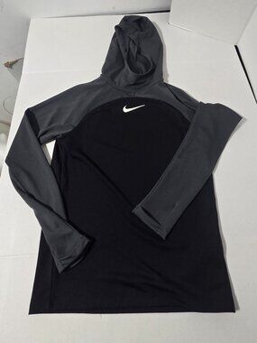 🔥 Nike Dri-FIT Youth Medium Performance Hoodie – $29
